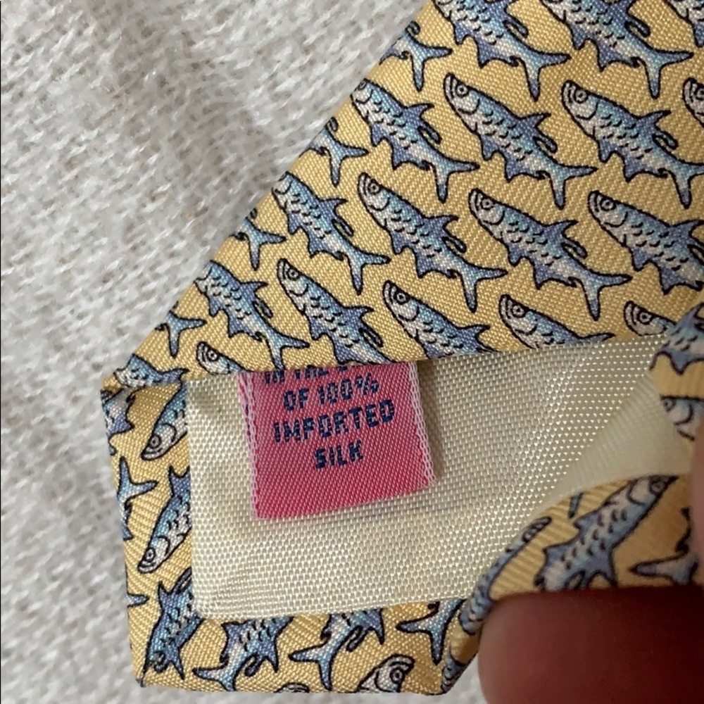 Vineyard Vines Men’s Yellow Necktie Hand Picked - Picture 4 of 5